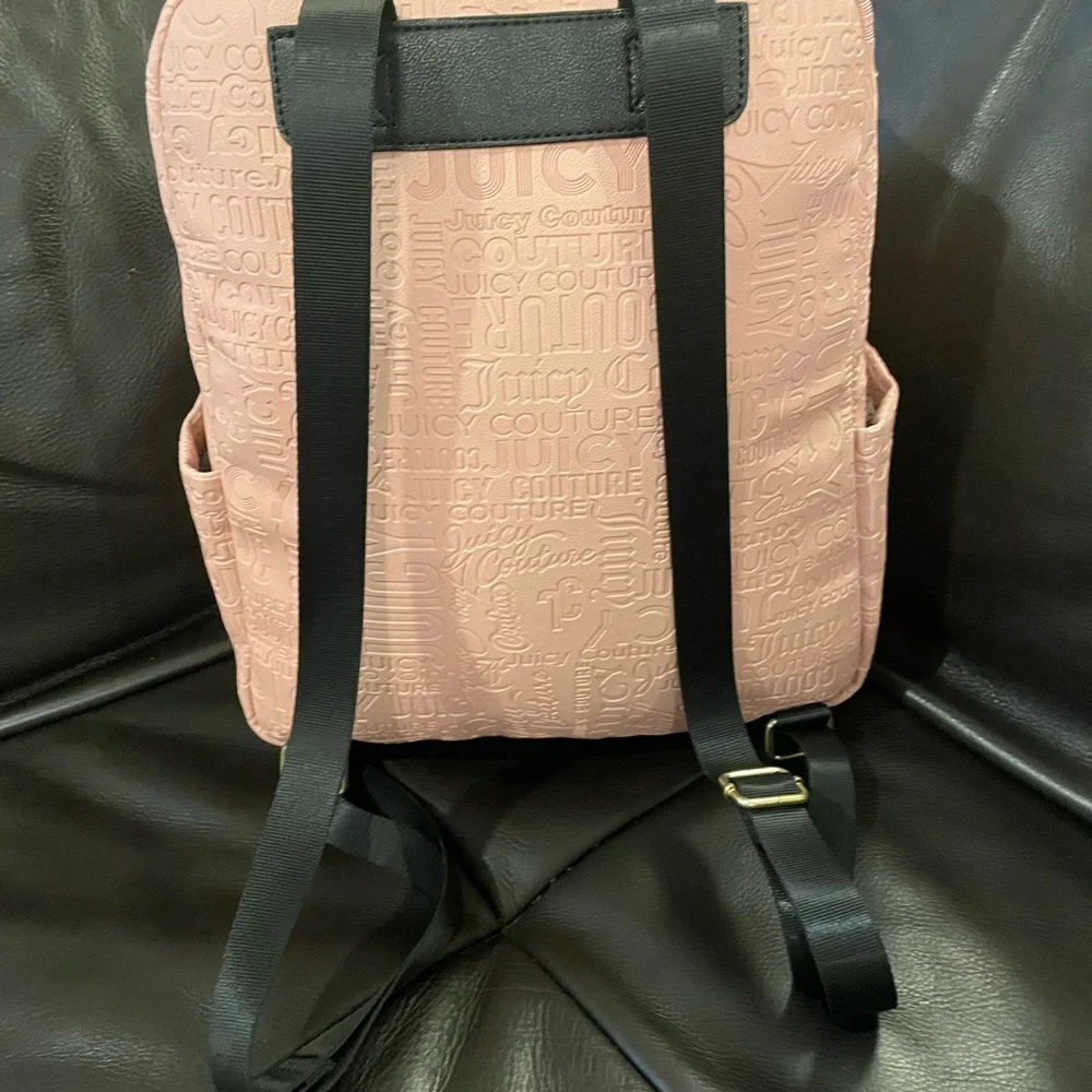 RARE PINK JUICY Couture Embossed Signature “Our Zips Say It All” Backpack 💗